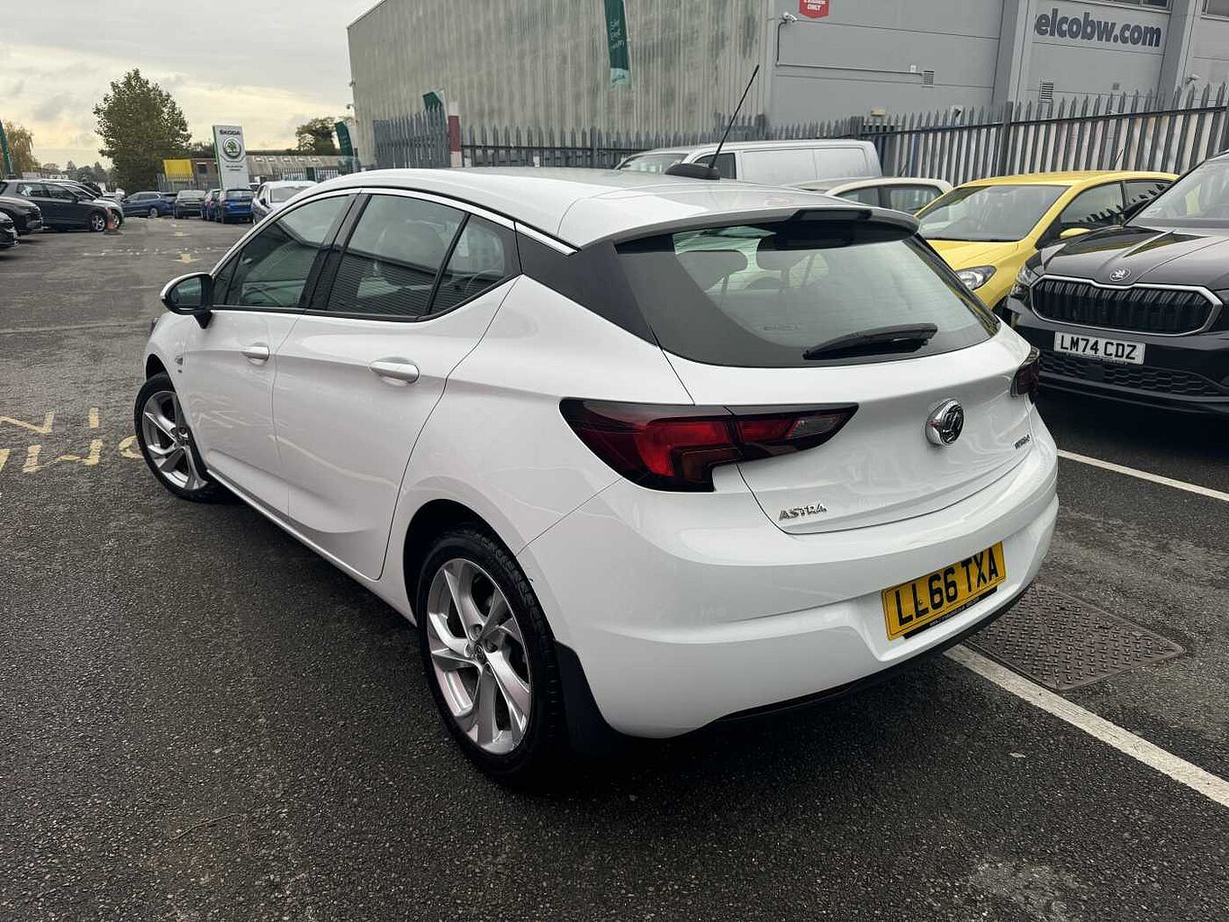 Vauxhall Astra 1.4i 16v Turbo SRi (150PS) 5-Door Hatch