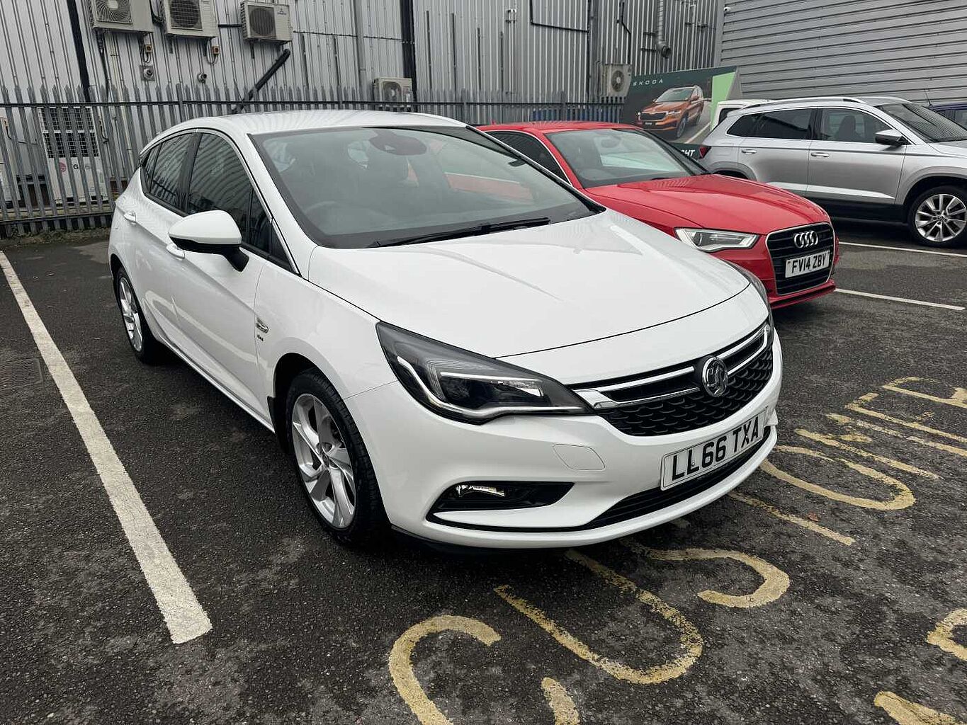 Vauxhall Astra 1.4i 16v Turbo SRi (150PS) 5-Door Hatch