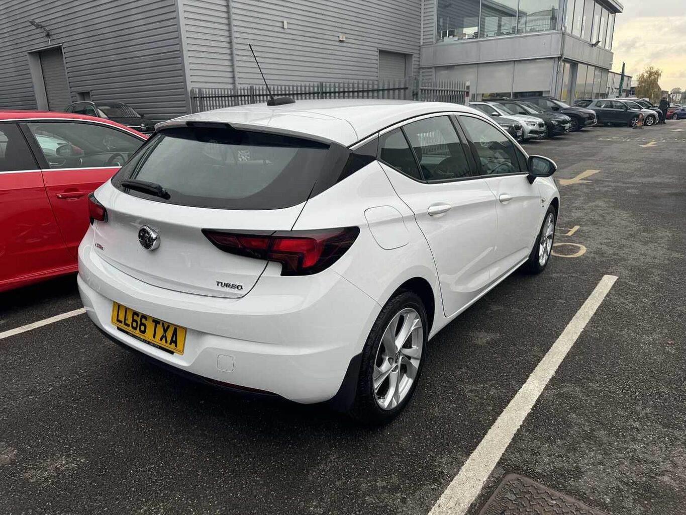 Vauxhall Astra 1.4i 16v Turbo SRi (150PS) 5-Door Hatch