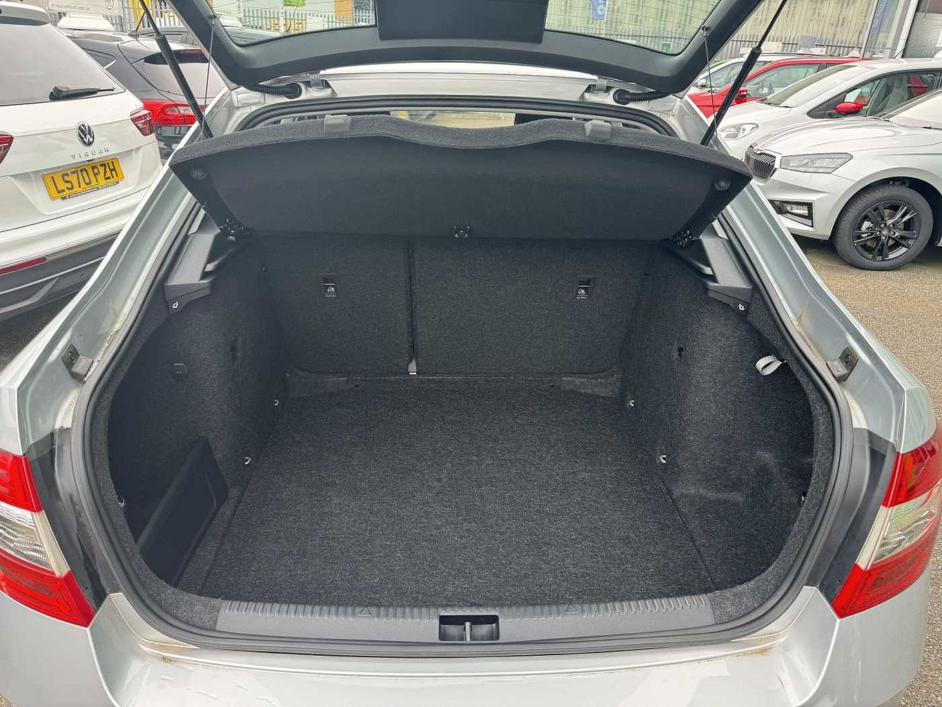 SKODA Octavia Hatchback (2017) 1.0 TSI SE (115PS)
