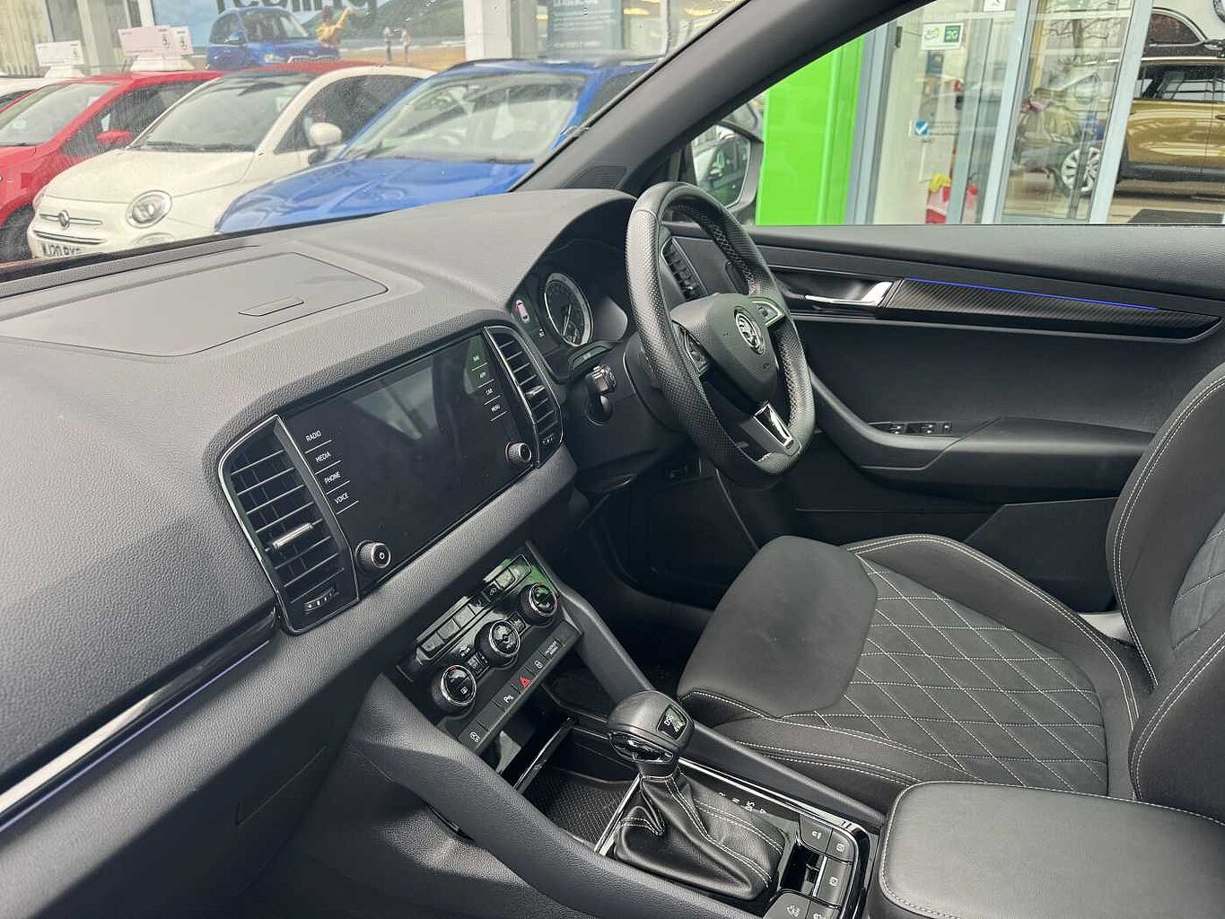 SKODA Karoq SUV 2.0 TSI (190ps) 4X4 SportLine DSG