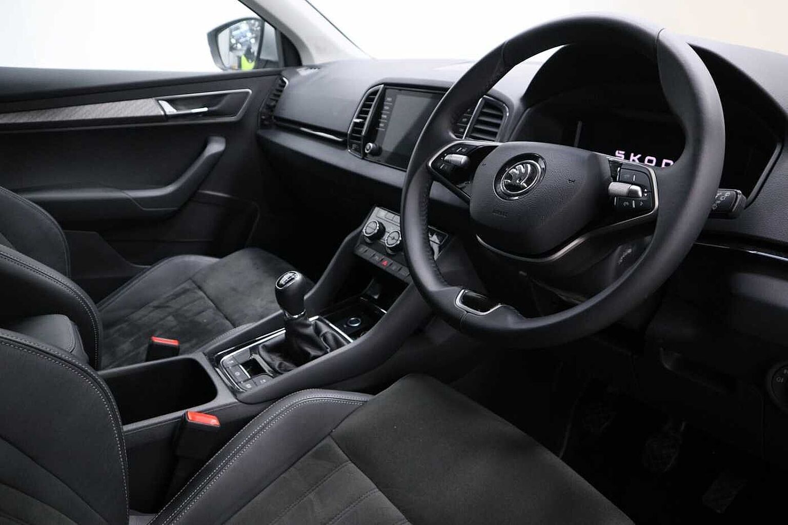 SKODA Karoq Estate 1.0 TSI 116 SE L 5dr
