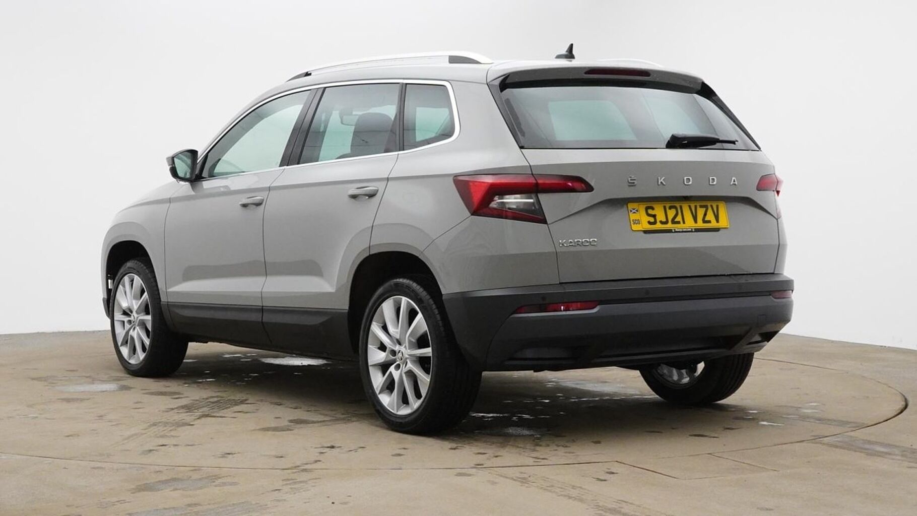 SKODA Karoq SUV 1.0 TSI (110ps) SE L