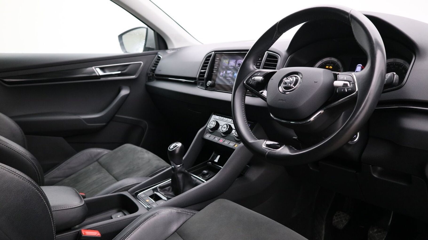 SKODA Karoq SUV 1.0 TSI (110ps) SE L